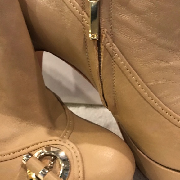 High heels booties - Picture 6 of 13